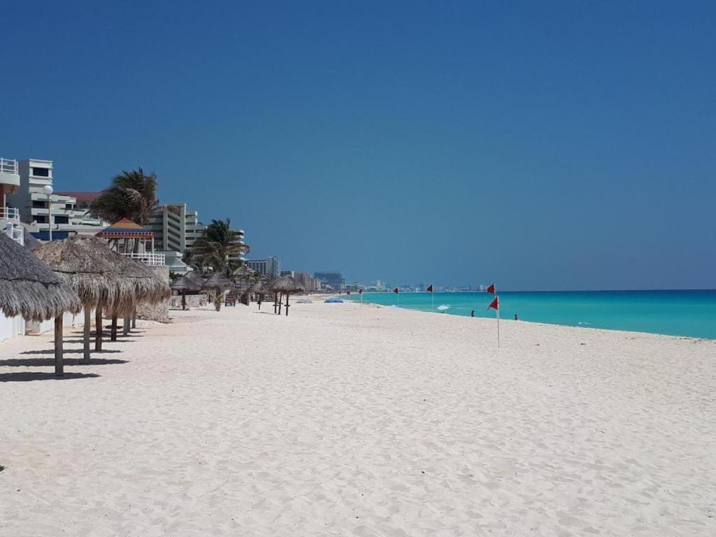 Departamentos Al Lado Del Mar En Zona Hotelera كانكون المظهر الخارجي الصورة