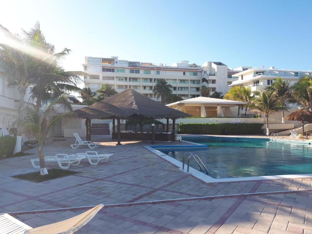 Departamentos Al Lado Del Mar En Zona Hotelera كانكون المظهر الخارجي الصورة